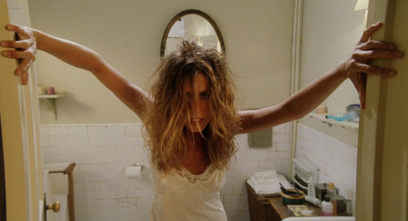 Jennifer Aniston sexy, Catherine Bell sexy – Bruce Almighty (2003)