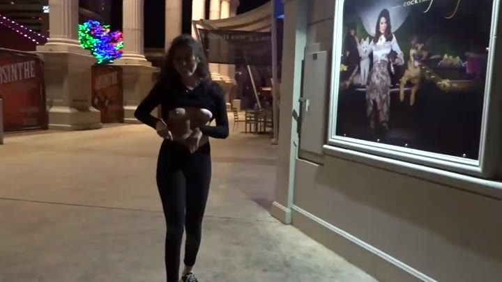 NicoleNiagara Fingering Pussy in Public While People Working Watch