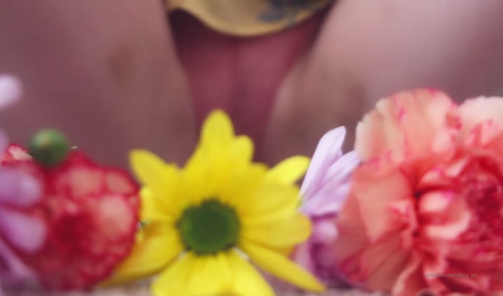 48 Izzy xx 5e5d8aa31dcc72228c5cc Yi8E82pN