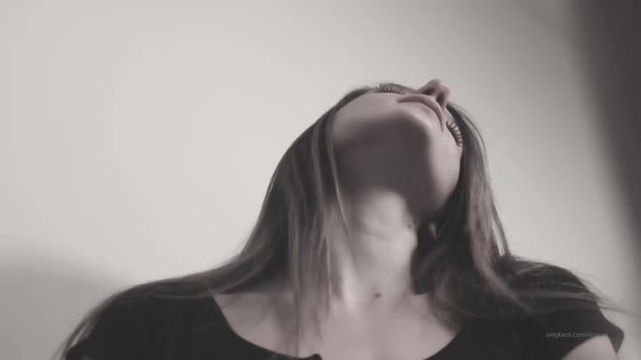 22 Izzy xx 5e31af2f21928679f1b1f CmJPzEB3